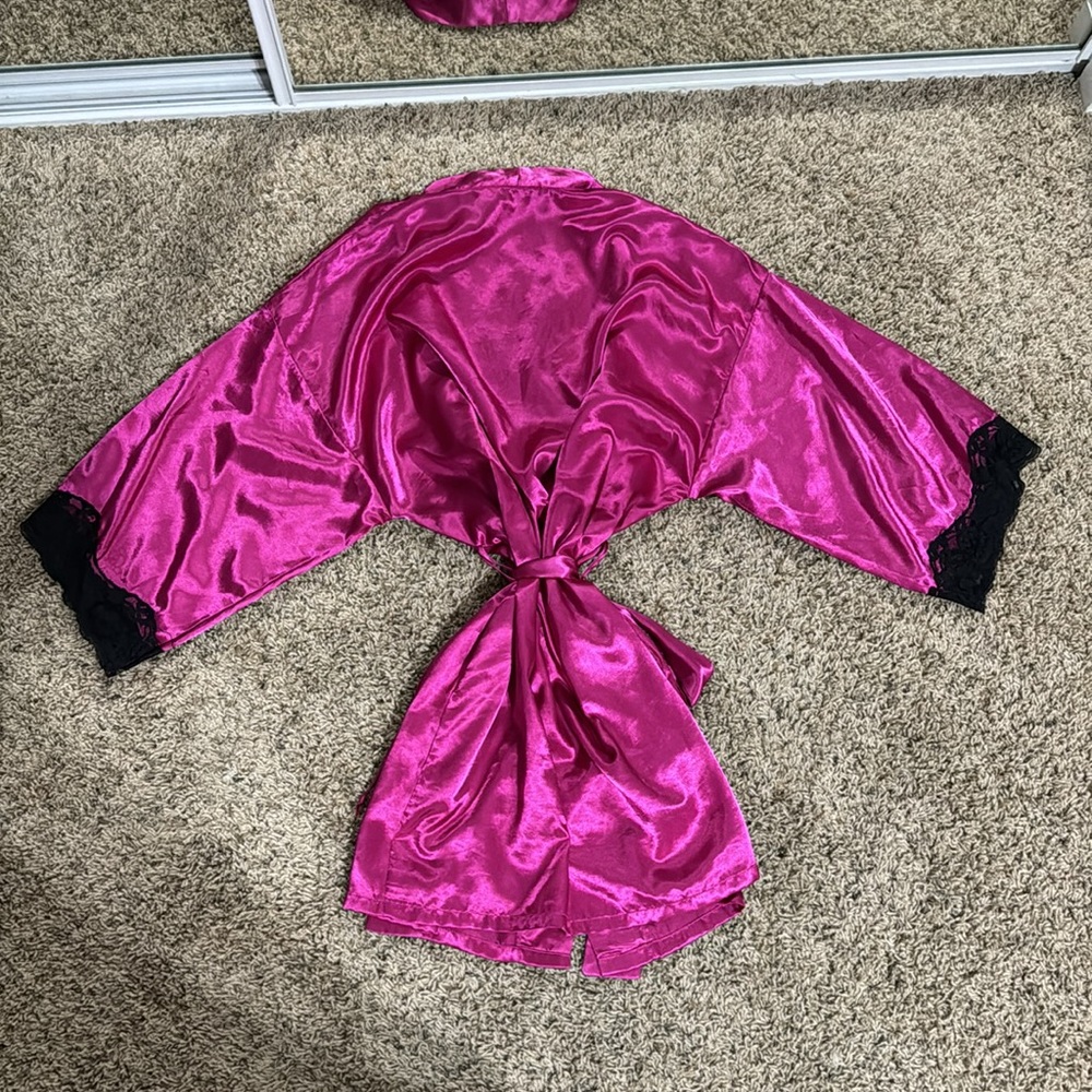 Frederick’s of Hollywood Robe - Picture 6 of 6